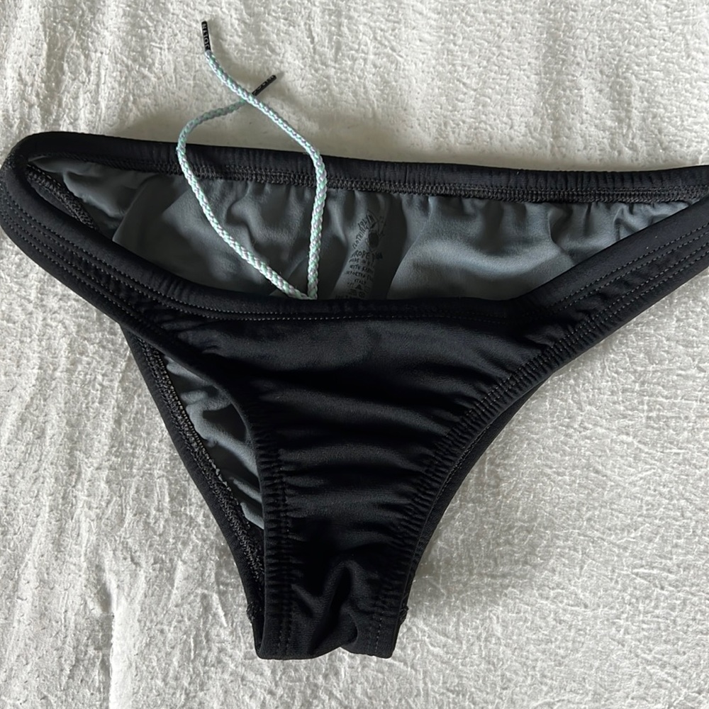 Jolyn bottoms size medium